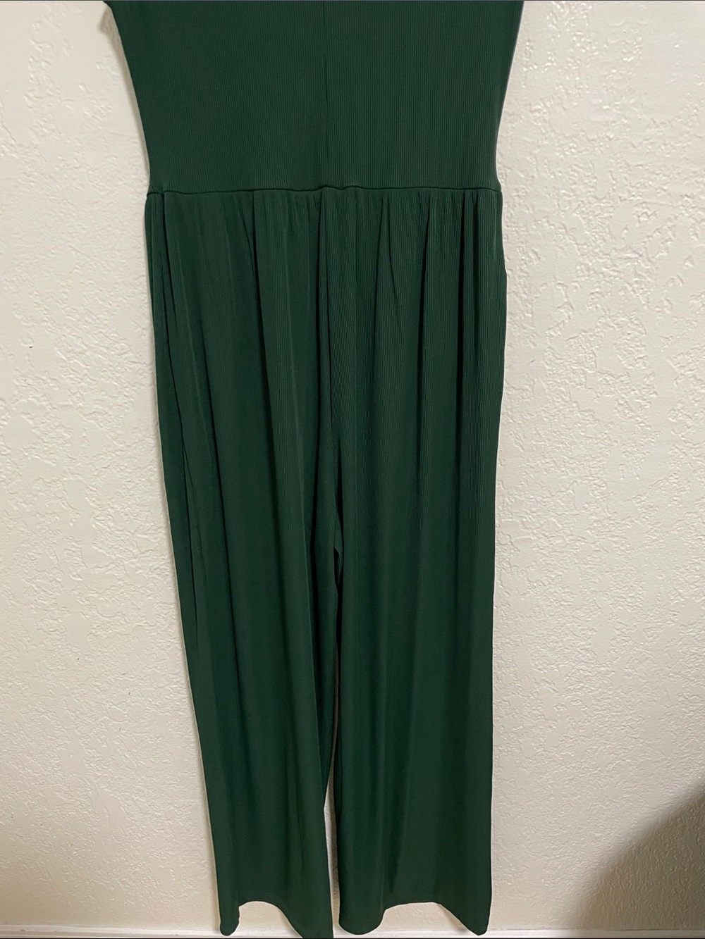 Cap-Sleeve Emerald Green Jumpsuit - Picture 7 of 13
